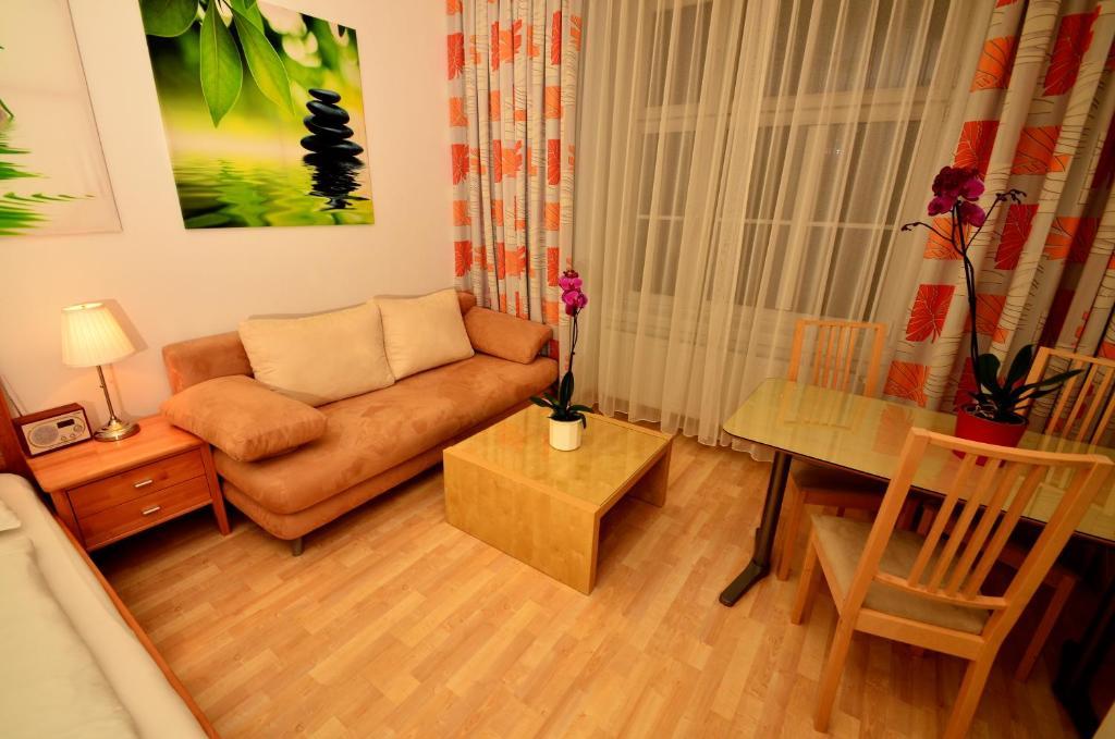 Aparthotel AJO Messe Vienna 3*