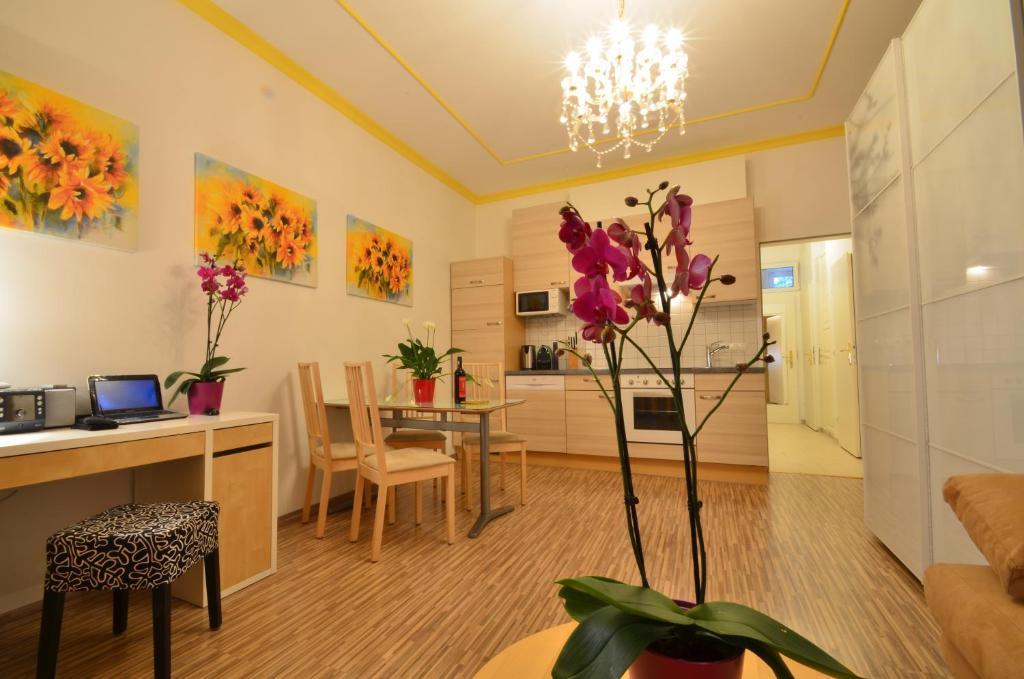 AJO Messe Vienna Aparthotel 3*